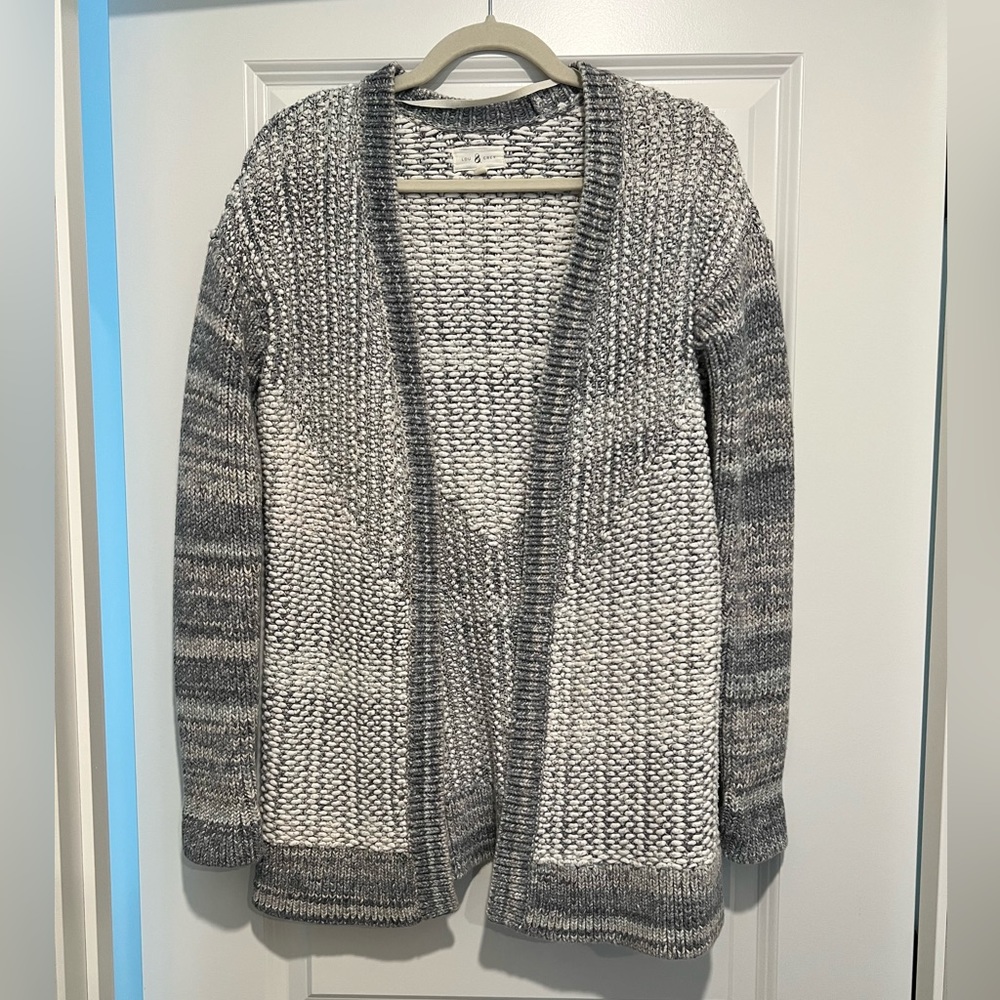 XS Lou & Grey open front chunky knit sweater.
